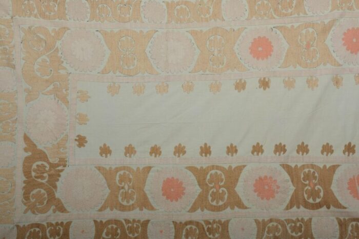 1960s uzbekistan neutral cotton suzani 47 x 68 1424