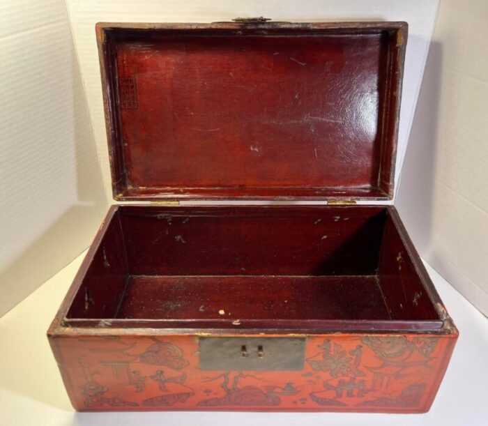 19th century qing dynasty chinese hangzhou xutang fang kaizhou gold painted red cowhide box 7573