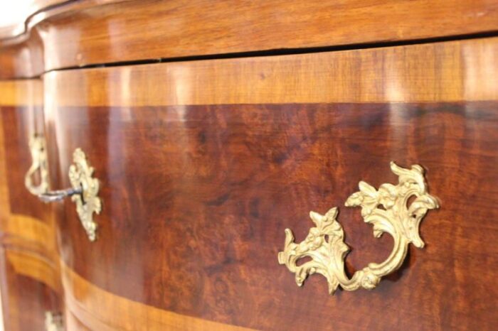 antique chest of drawers in walnut 1740s 6