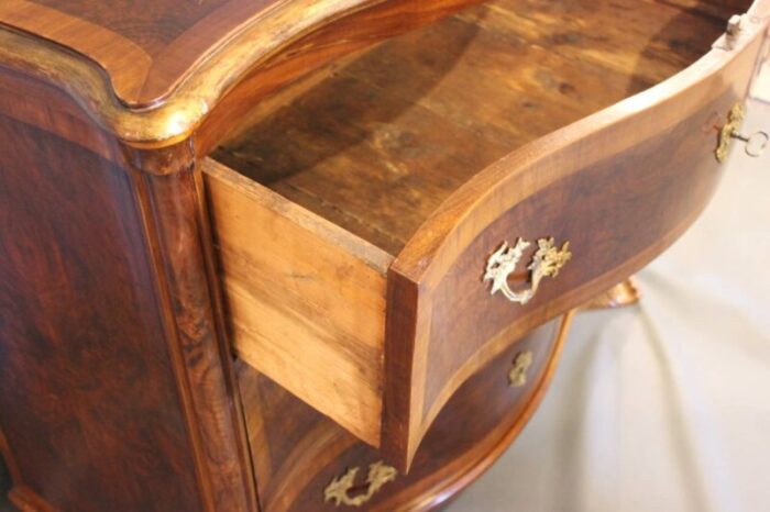 antique chest of drawers in walnut 1740s 8