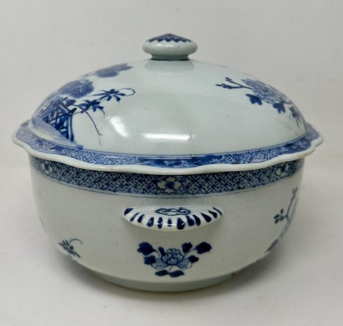 antique chinese export porcelain blue white chien lung soup tureen centerpiece 7591