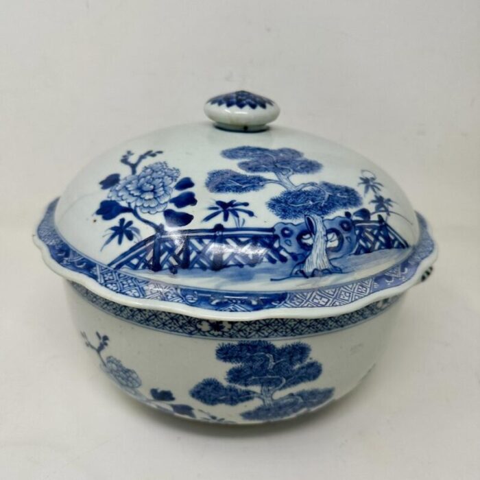 antique chinese export porcelain blue white chien lung soup tureen centerpiece 8437