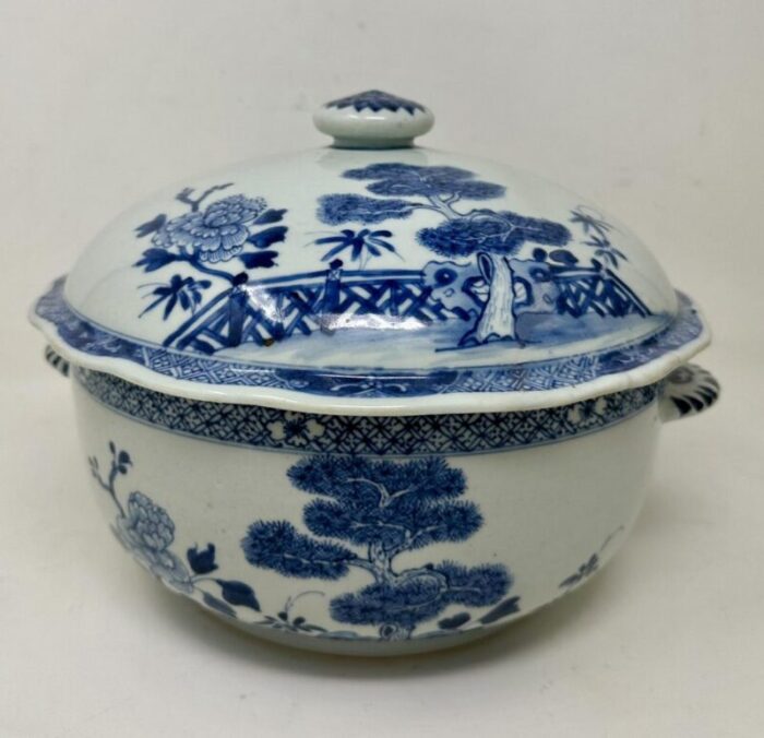 antique chinese export porcelain blue white chien lung soup tureen centerpiece 8860