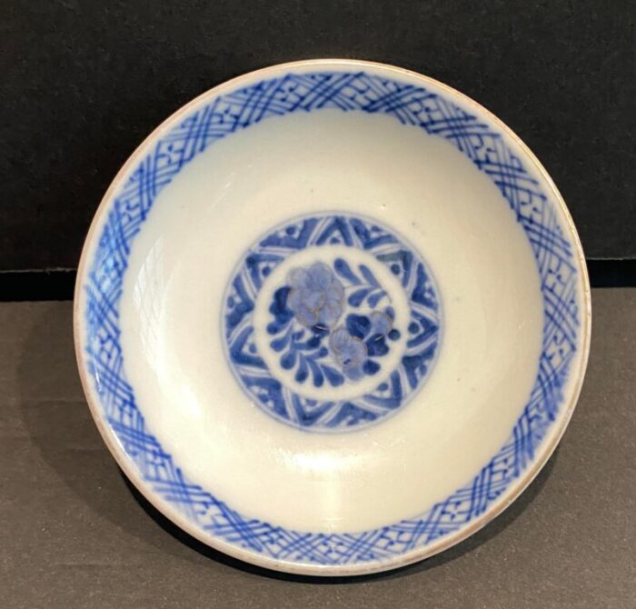 antique imari tea bowl 6010