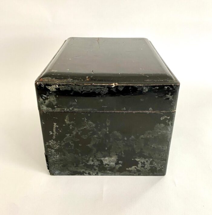 antique japanese lacquered divided box 7522