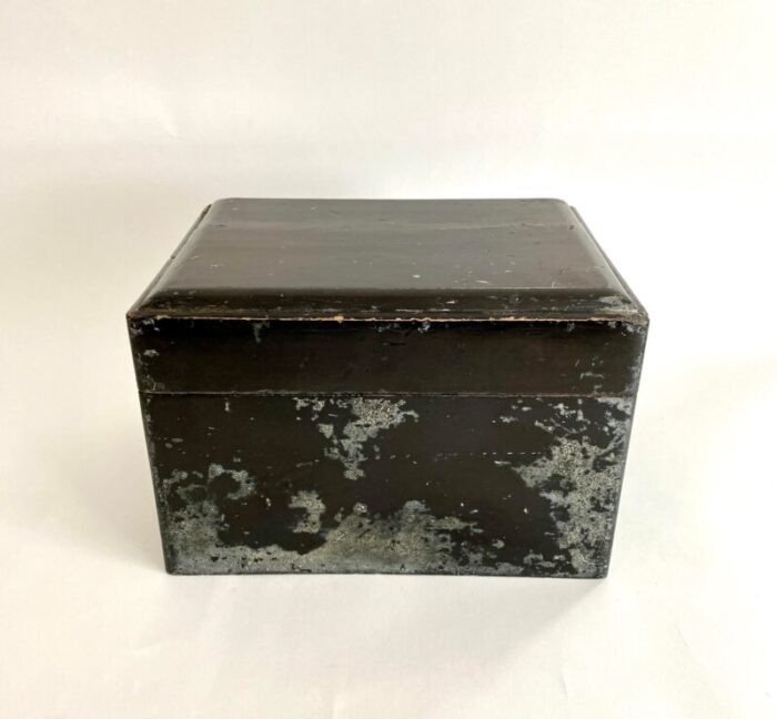 antique japanese lacquered divided box 9086