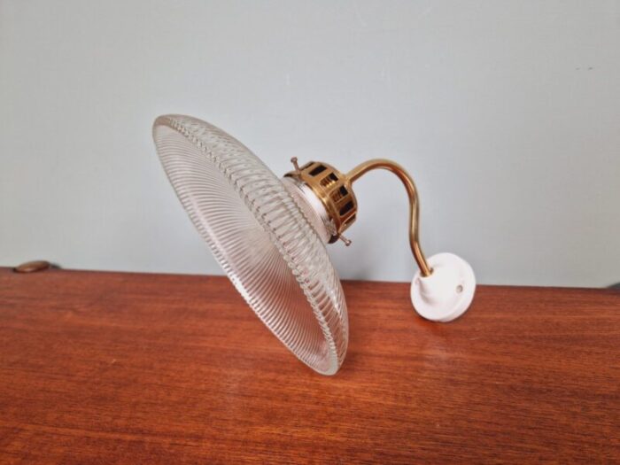 art deco wall light in brass and clear grooved glass 1930s 2