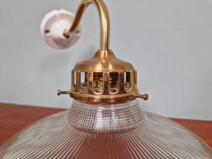 art deco wall light in brass and clear grooved glass 1930s 5