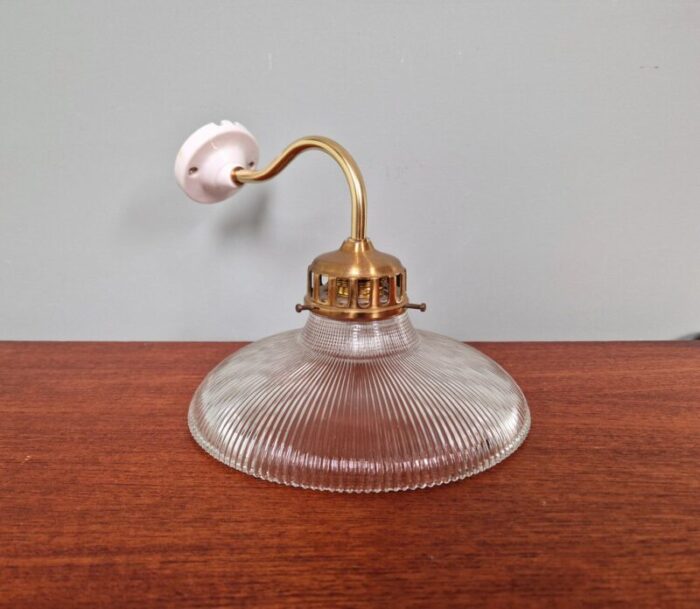 art deco wall light in brass and clear grooved glass 1930s 8