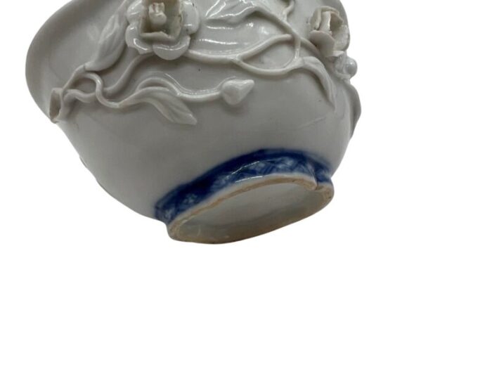 chinese qianlong blue and white porcelain lobed form cup or scholar object 7336