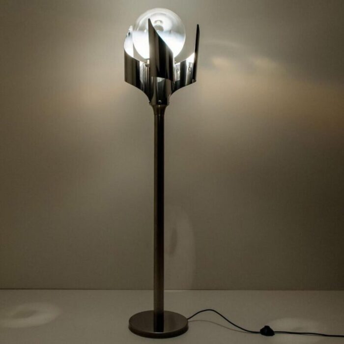 floor lamp in chrome and blown glass by reggiani 1970 4