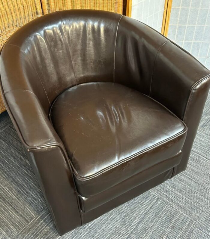 late 20th century modern club chair 9393