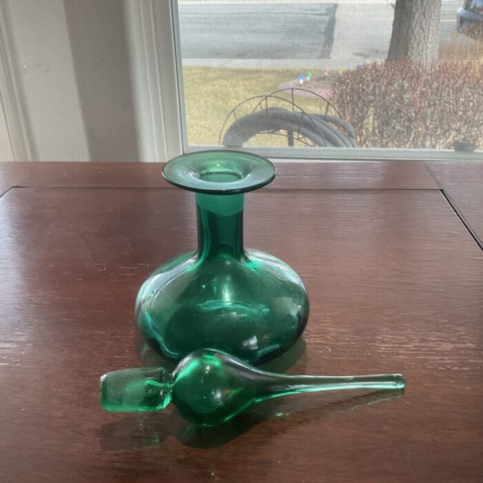 mid century emerald green optic glass decantergenie bottle with flame stopper 6051