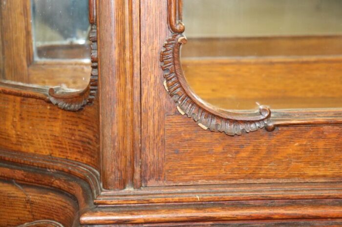 quality quarter sawn oak serpentine glass american victorian vitrine 4058