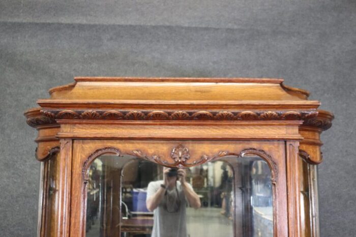 quality quarter sawn oak serpentine glass american victorian vitrine 5109