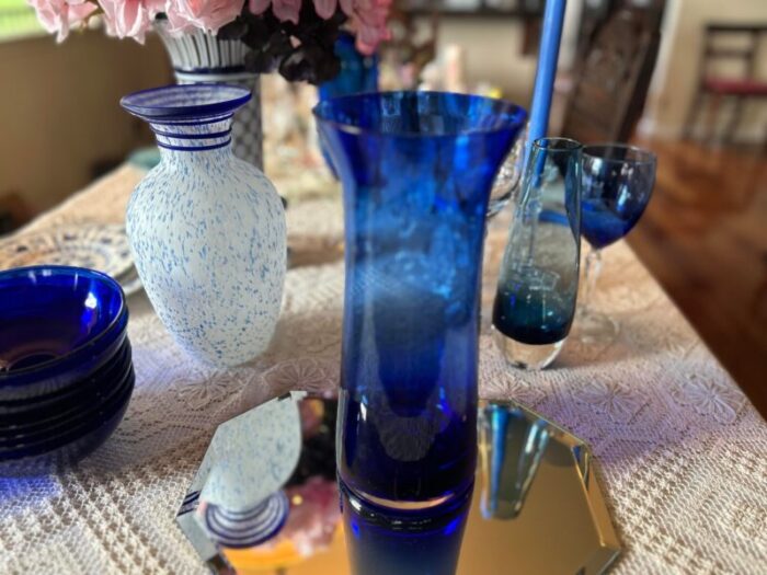 vintage 1970s cobalt blue glass vase with flared top opening 5679