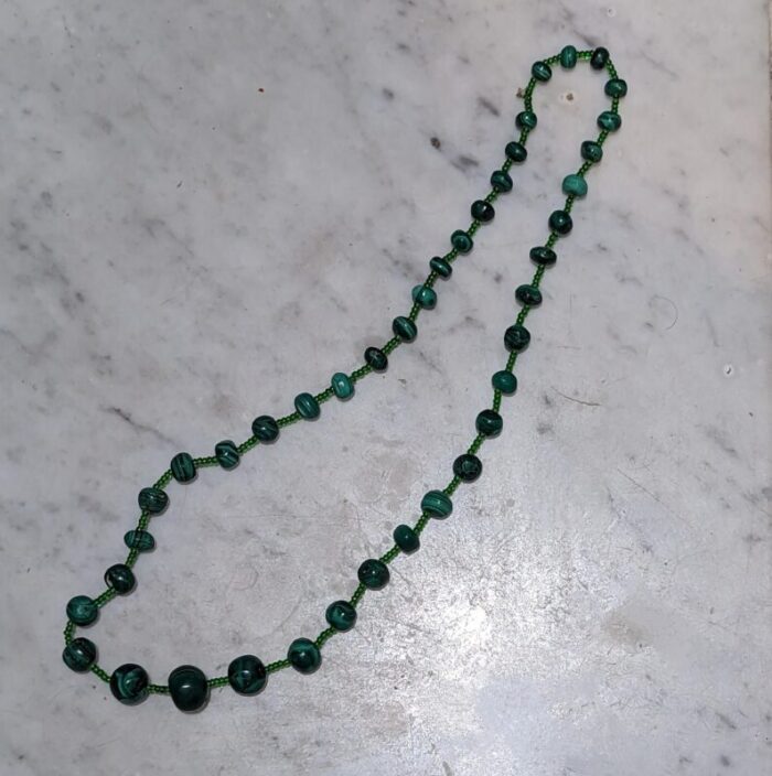 vintage 25 graduated and beaded malachite necklace 2266