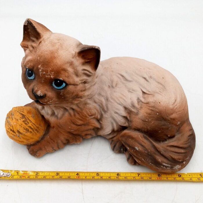 vintage cat cement sculpture persian himalayan yellow yarn ball yard art 5184