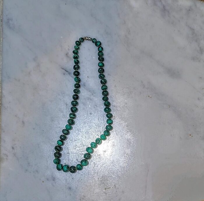 vintage hand strung malachite 18 inch necklace 6770