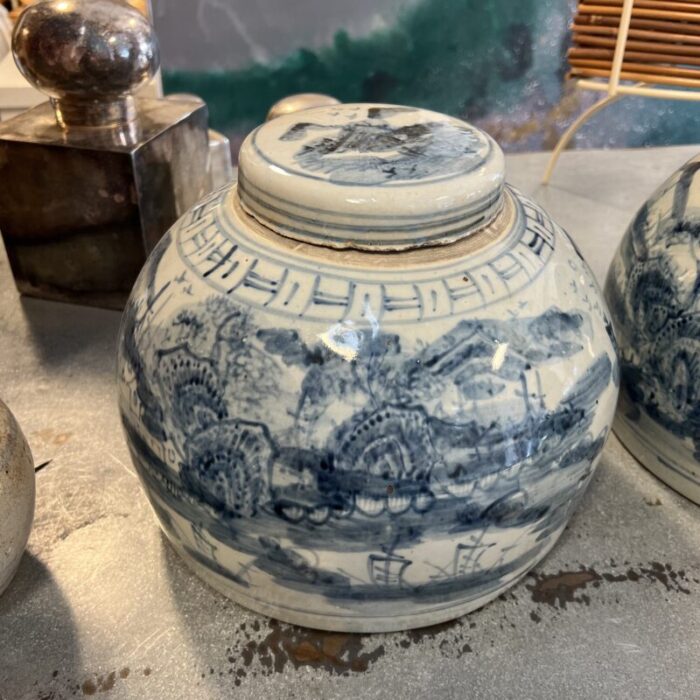 vintage pair of blue and white ginger jars with lid 4445