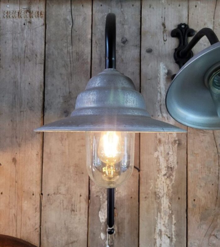 zinc black middle barn light 4